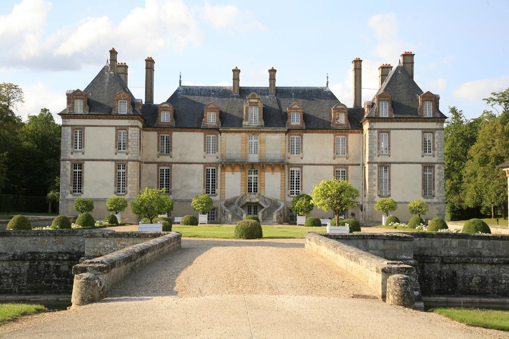 Chateau-Hotel De Bourron Exterior photo