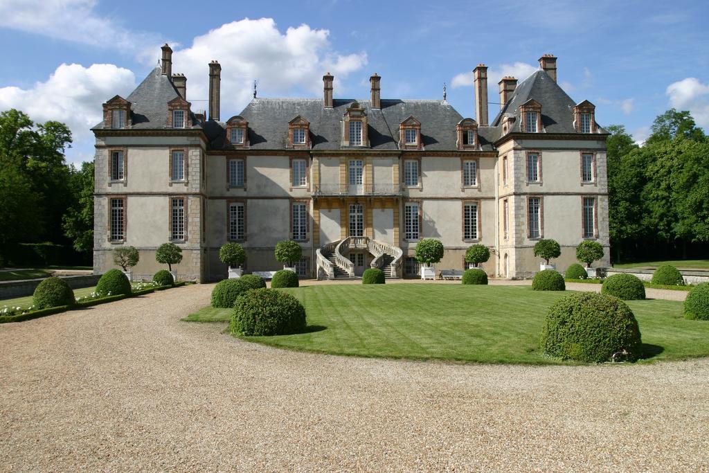 Chateau-Hotel De Bourron Exterior photo